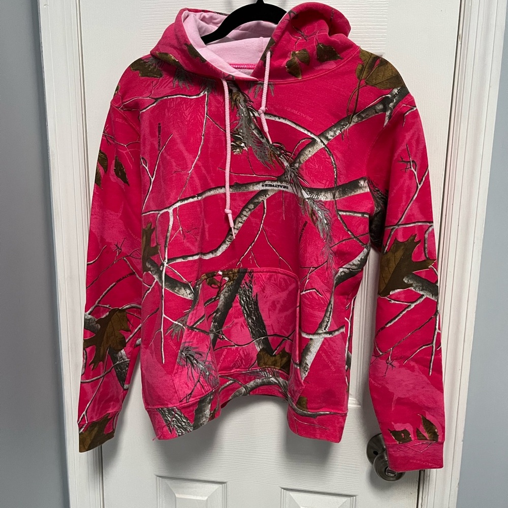 Realtree Hoodie Women’s Size Medium Pink Camo Hunting Outdoor Hooded Sweatshirt